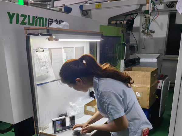 塑胶注塑加工操作时需要注意什么？