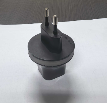 充电器插头塑胶模具加工注塑